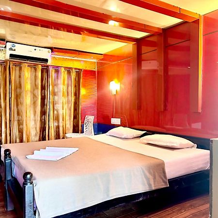 ホテル Harmony Houseboats アーラップーザ県 エクステリア 写真