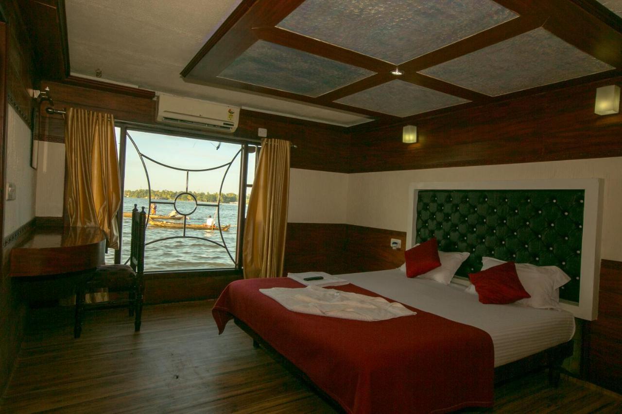 ホテル Harmony Houseboats アーラップーザ県 エクステリア 写真