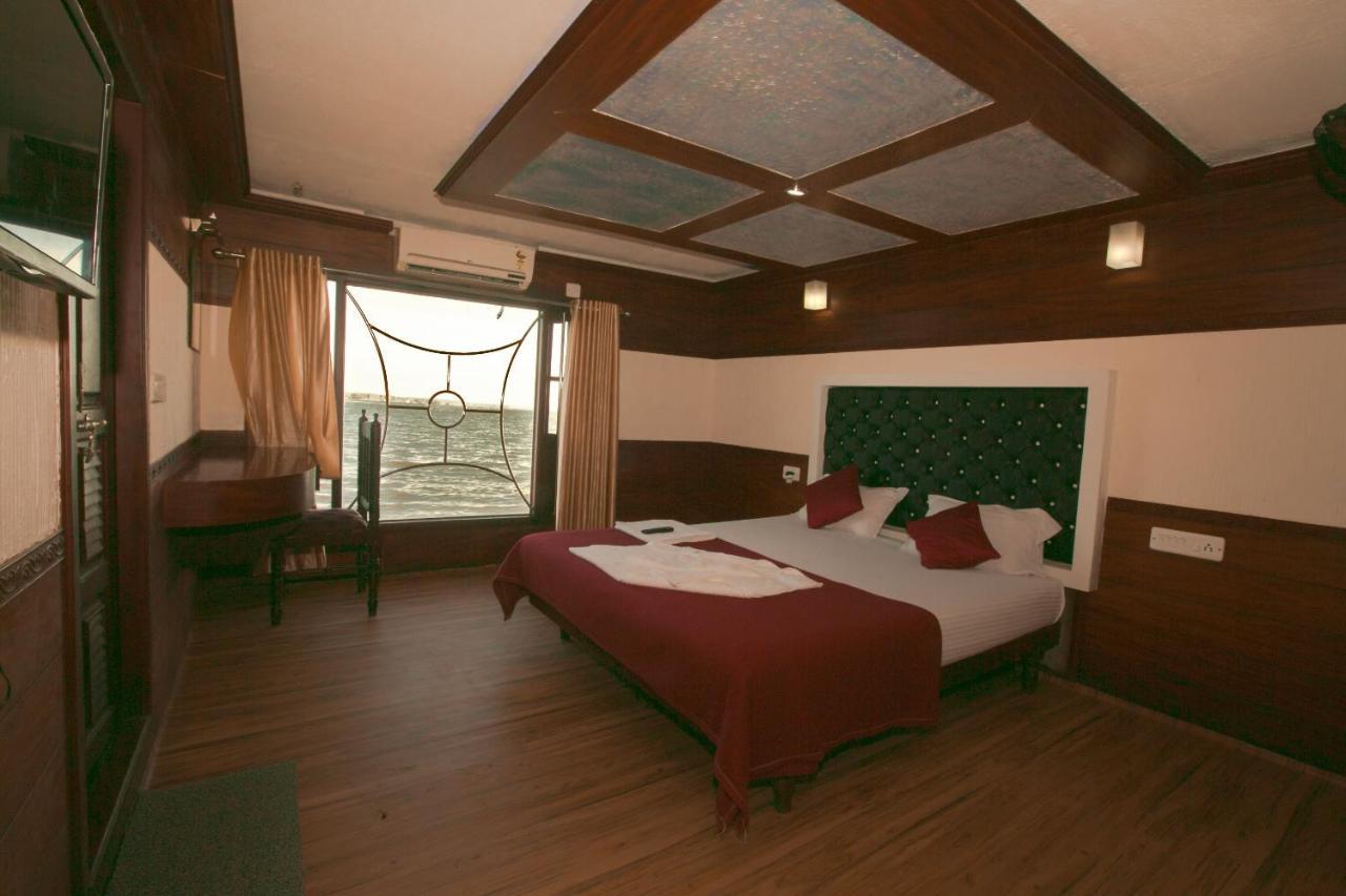 ホテル Harmony Houseboats アーラップーザ県 エクステリア 写真